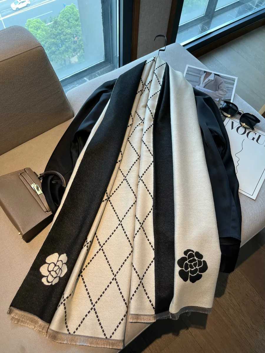 Elegant Women Double Colors Jacquard Acrylic Cashmere Scarf Shawl Spring Summer Leisure Office Wraps Winter Neckerchief Y251211