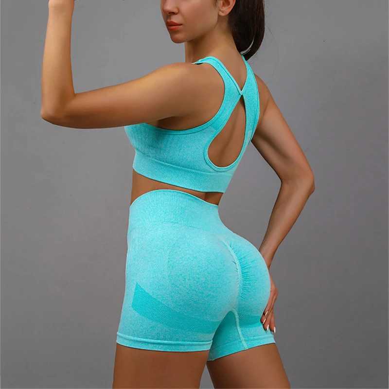 2pcs Yoga Sets Womens Outfits Peach Hip Lifting Suit Neck Hanging Sports Bra Shockproof Quick Drying Shorts Set Female TracksuitT251211