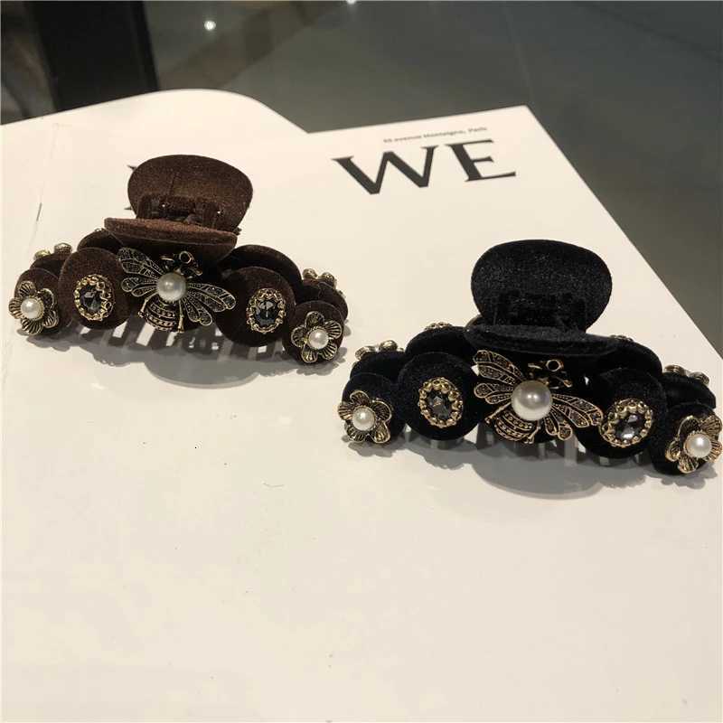 New Veet Vintage Grip Hair Cl French Court Style Baroque Bee Pearl Crystal Rhinestone Shark Hair Sn Clips Hair Accories Y251210