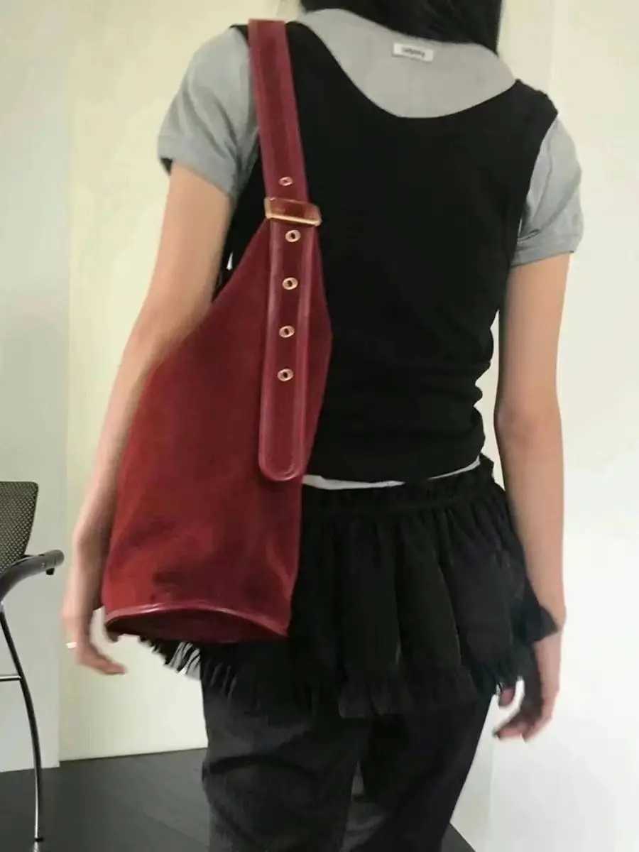 French Underarm Large Capacity Tote Bag Autumn Winter Fiable Suede Versatile Shoder Bucket Bags Y251211