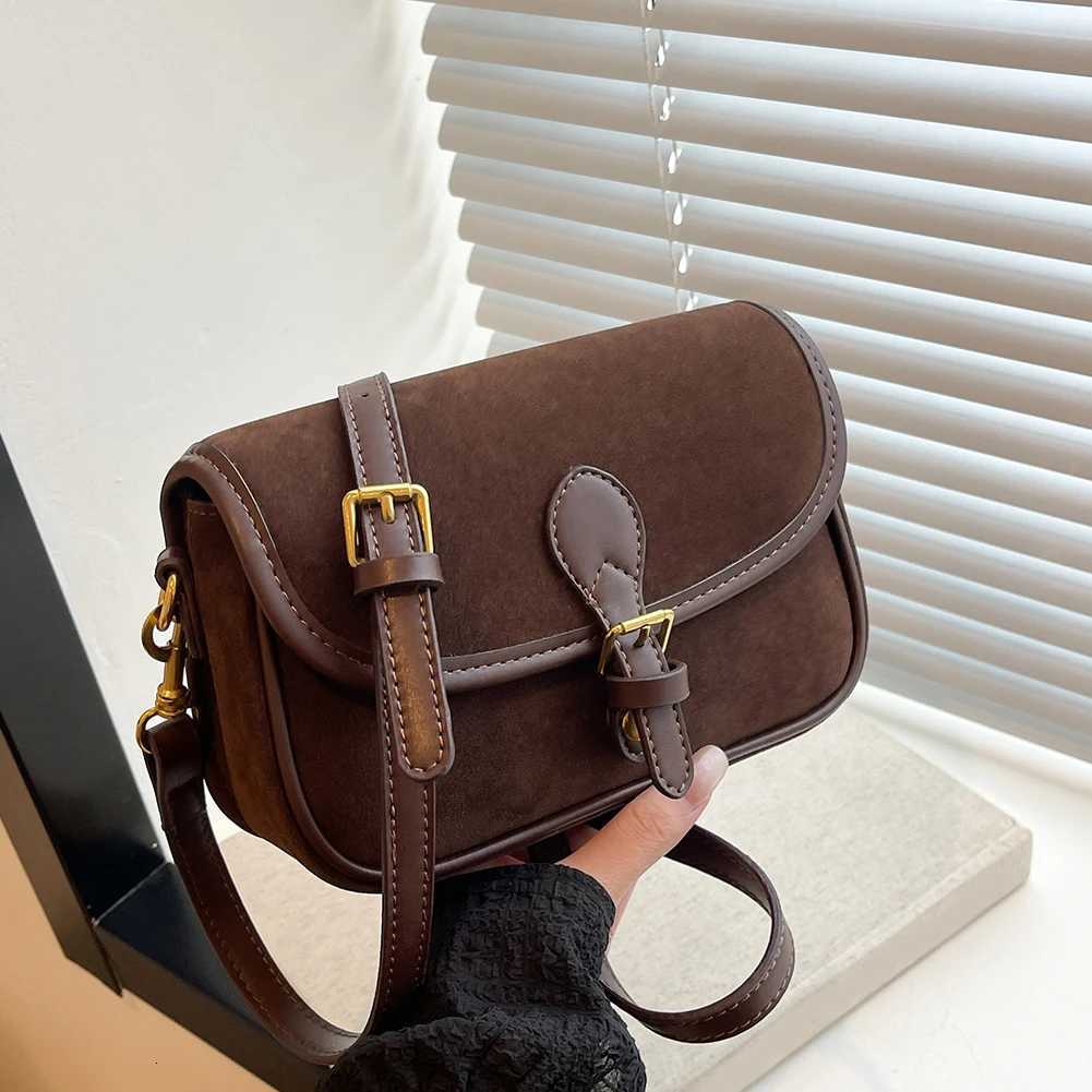 2024 New Fi Luxury Designer Bags for Wen Solid Buckle Shoder Bags Ladies Vintage Suede Underarm Bags Y251211