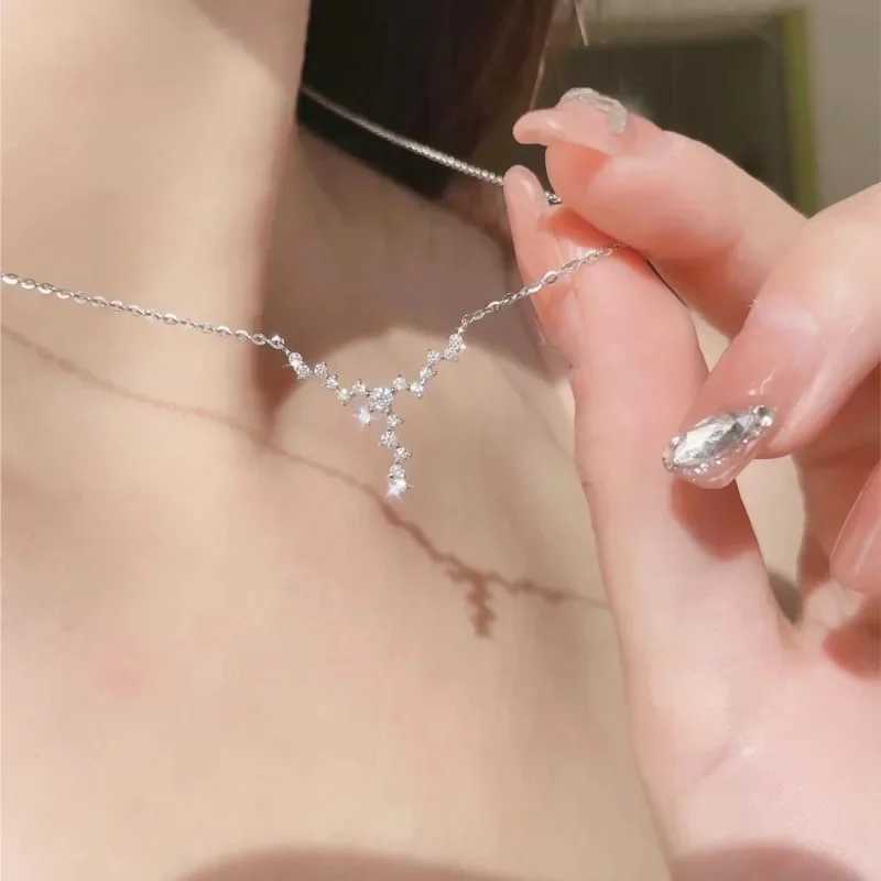 Shiny Zircon Star Necklace for Women Fairy Crystal Pendant Necklace Delicate Collar Chain Anniversary Jewelry Gift Accessories M251211
