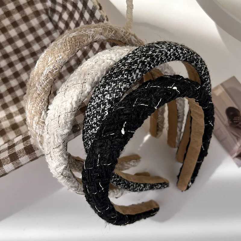 Fashion Latt Tweed bands for Wen Retro Temperament Hair Bands Solid Sponge Hair Hoop Autumn Winter New Hair Accories Y251210