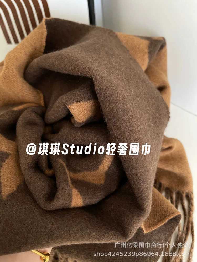 Luxury Design Fashion Men Women Scarf Long Warm 100 Wool High Quality Winter Scarf Cashmere Scarves ladies Shawl Wrap Pashmina Y251211