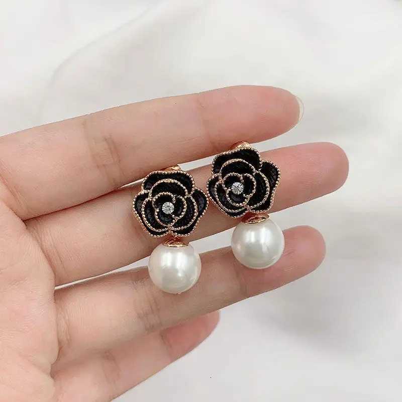 fashion black/white/ lia pearl earrings retro tren studs for wen Y251210