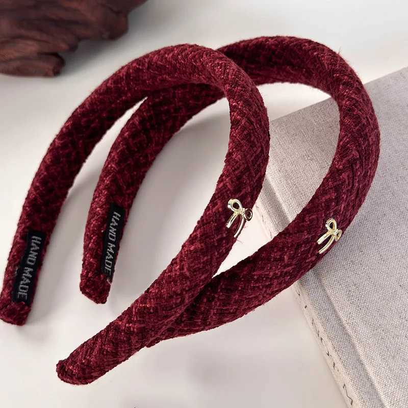 P Gold Bow Knitting band For Wan Retro Elegant Hair Hoop Fem Christmas and New Year Hair Band Trend Accories Y251210