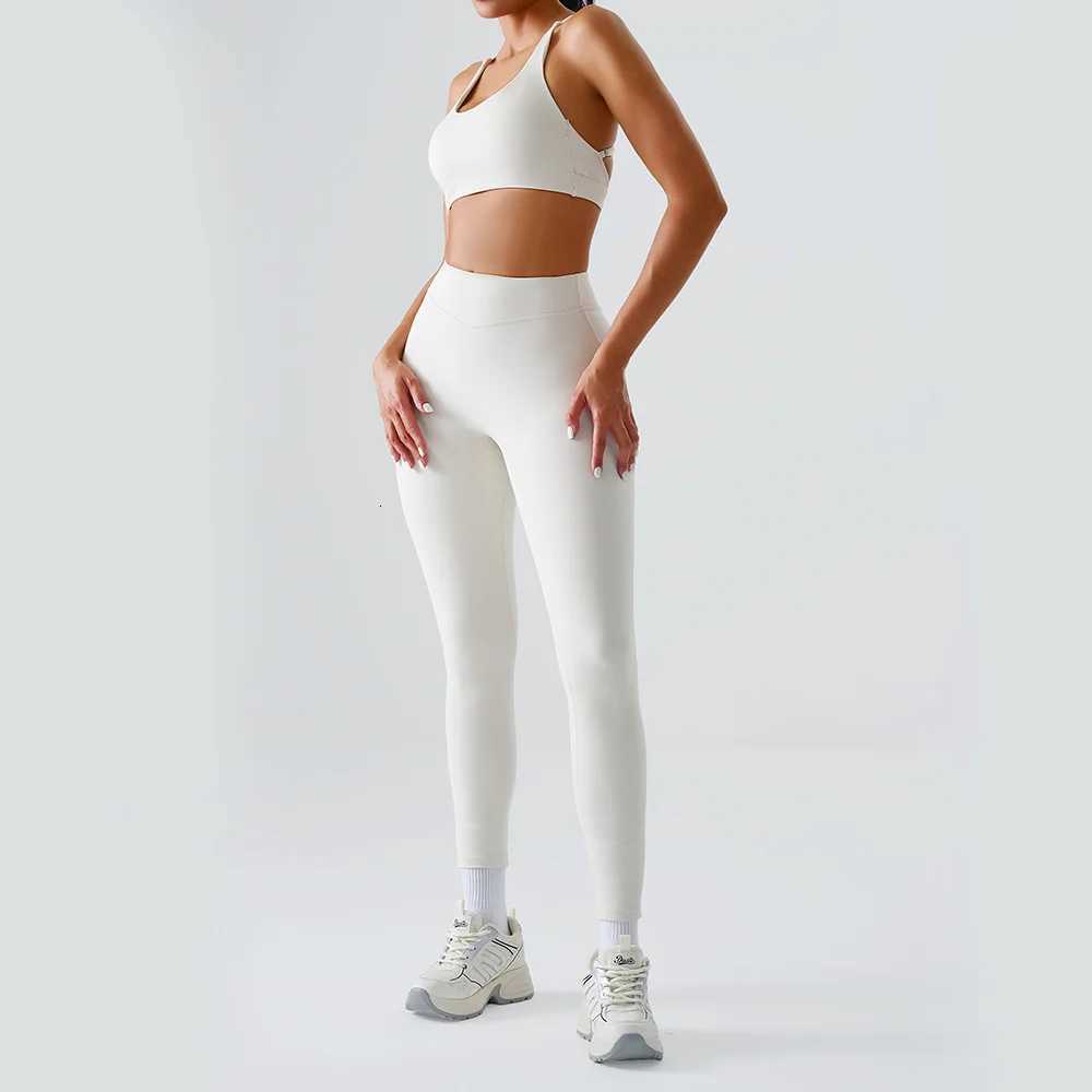 2PCS Sports Suits Women Workout Set Sportswear Gym Clothing Fitness Bra Crop Top With Chest Pad High Waist Leggings Yoga SetT251211