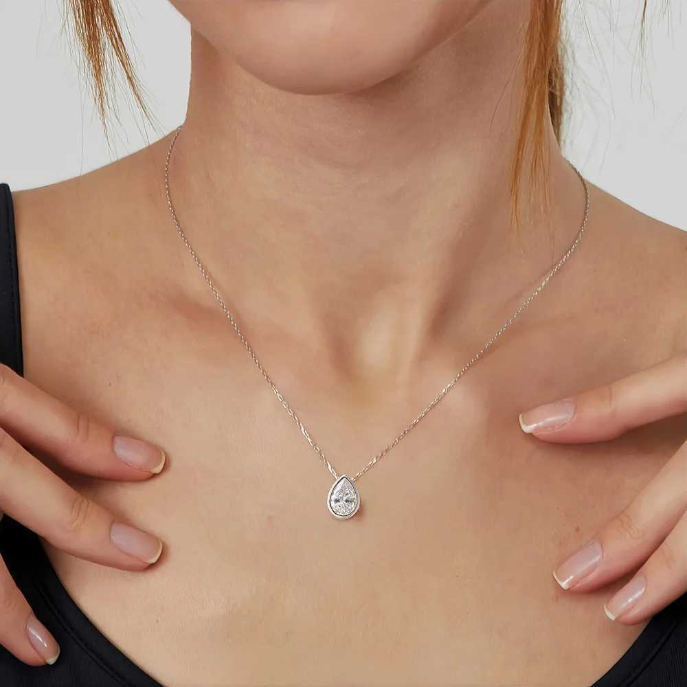 FEOBUR 1-4CT Bezel Pear Moissanite Pendant Necklace Real S925 Silver WaterDrop Diamond Charm Neckchain for Women Jewelry Gifts M251211