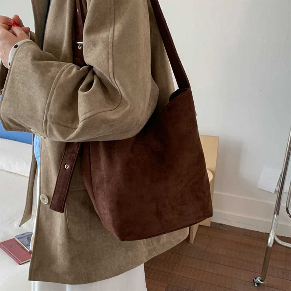 Leopard Print Large Capacity New Autumn and Winter Versatile Frosted Single Shoder Crossbody Bag Cmuting Tote Bag Y251211