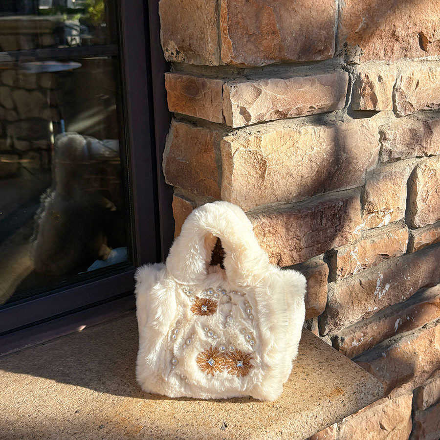 Autumn And Winter T… - image