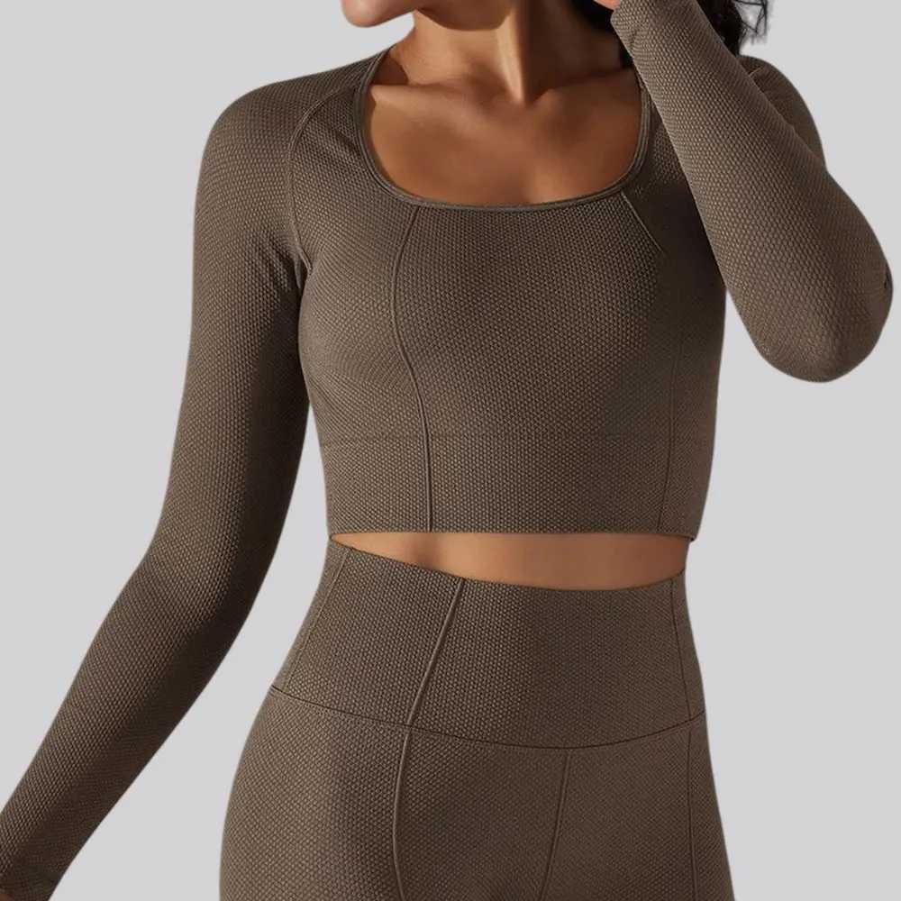 Womens Long Sleeve Yoga Shirts Sport Top Fitness Seamless Clothes Wear Women Breathable Elastic Gym Running Workout T-ShirtT251211