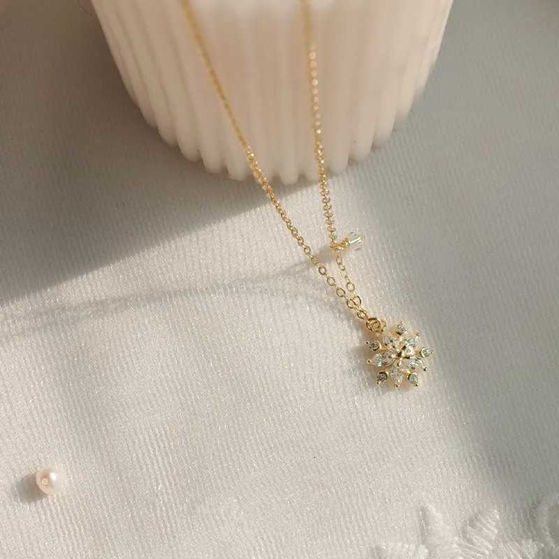 HI MAN 925 Sterling Silver Plated 14K Gold Zircon Snowflake First Snow Pendant Necklace Women Shining Anniversary Gift Jewelry M251211
