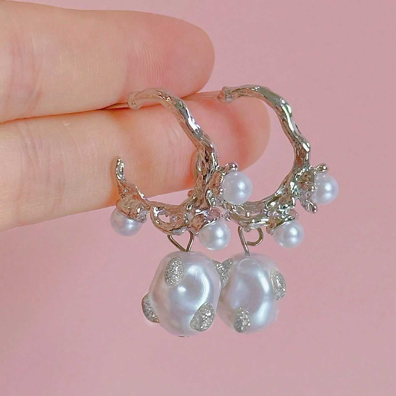 French Luxury Baroque Pearl Pendant Metal Irregar C-shed Earrings For Wen Party Fashion Jewelry M Gifts Y251210