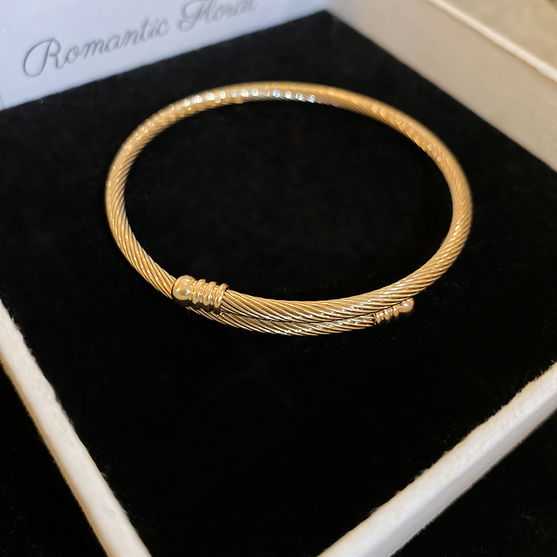 Metal Heavy Craft Braided Simple Retro High-end Feel Bracelet Personality Creative Fashion Light Luxury Jewelry for Women