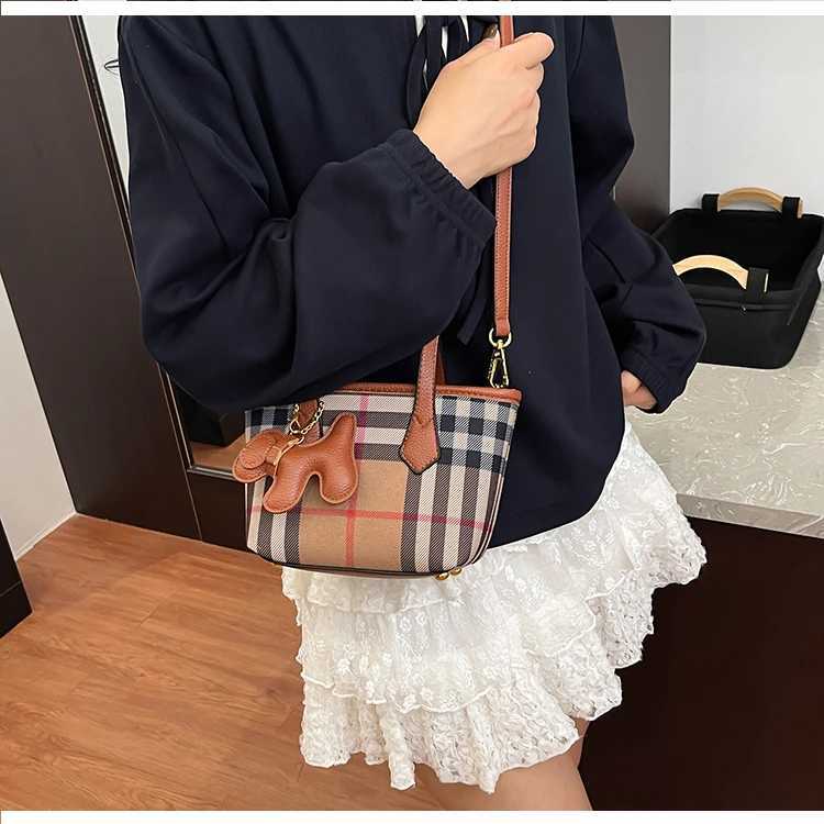 2025 New High-end Luxury Brand Ladies Leather Tote Bag Famous Designer Paris Vintage Elegant Y251211