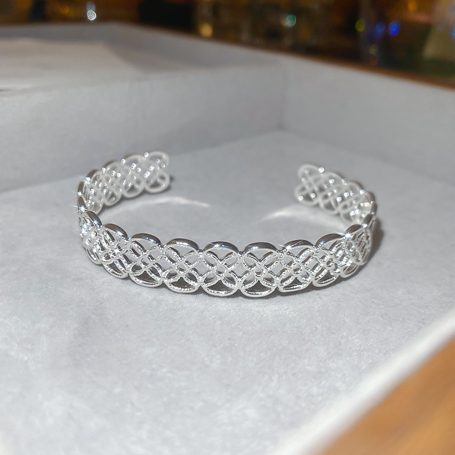 European and American Floral Hollow Open Fashion Simple Metal Temperament Bracelet Unique Niche Design Sense Jewelry for Women - view 7