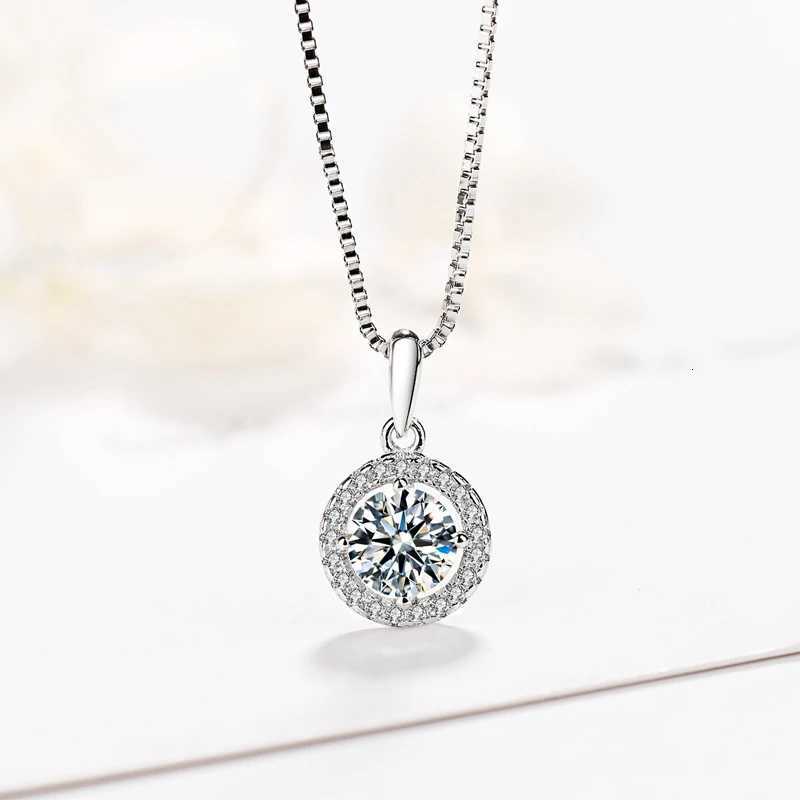 New Fashion 925 Sterling Silver Round Zircon Pendant Necklace Fine Rhinestone Clavicle Necklaces WomenGirl Party Jewelry Gift M251211