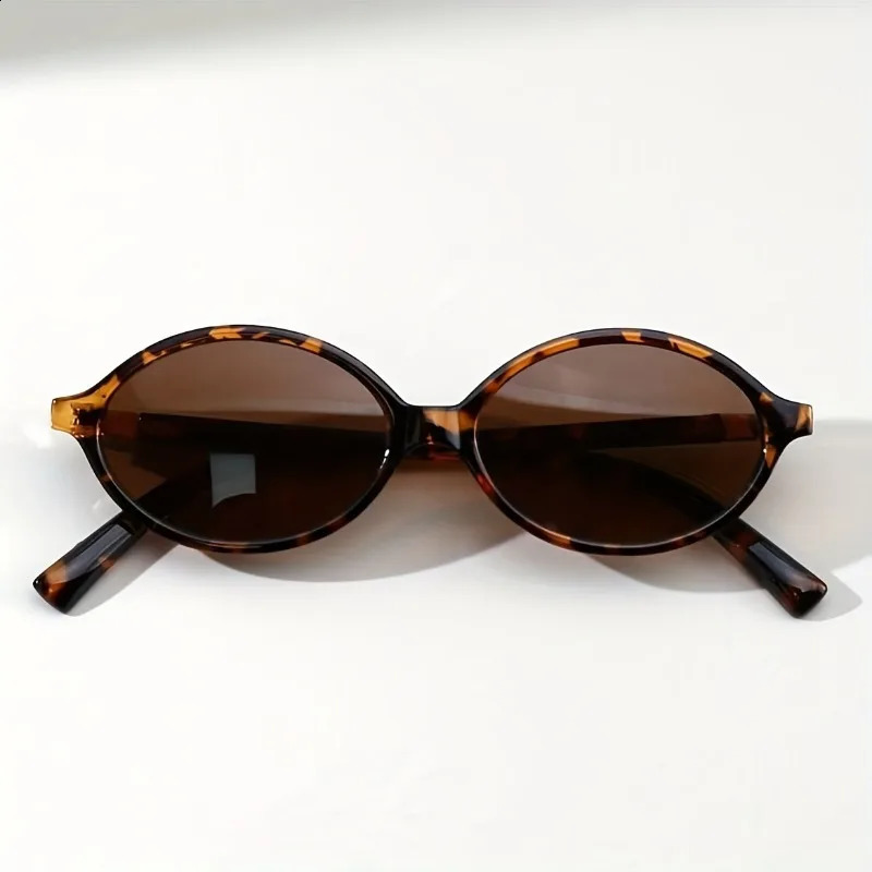 Fashion Korean Sweet Cool Spicy Girl Sunglasses for Women Men 251210
