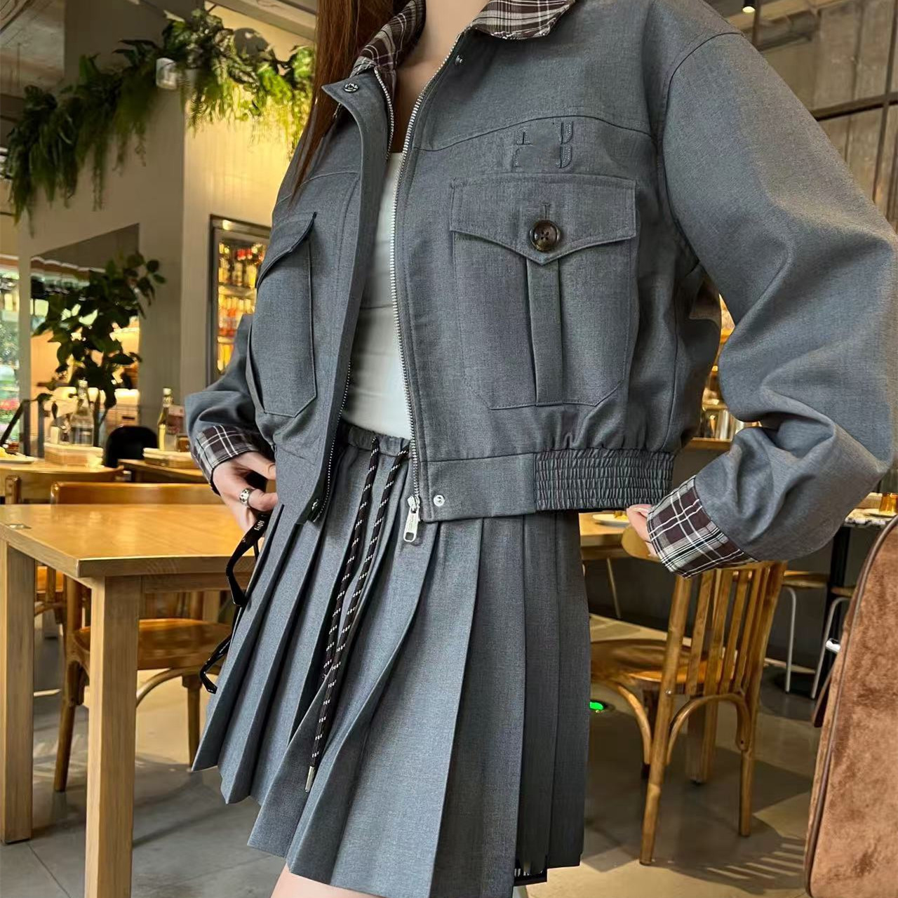 25 new designer mm women suit sets of short skirts, tops, jackets, off shoulder collars, loose design, autumn and winter outdoor casual wear