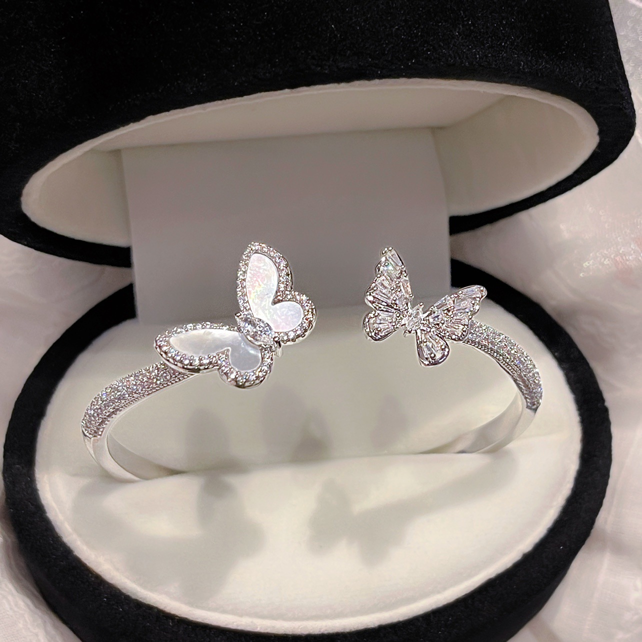 Super Sparkling Zircon Mother-of-Pearl Butterfly Open Ultra Fairy Exquisite Fashionable Bracelet Light Luxury High-End Feel Jewelry for Women - view 5