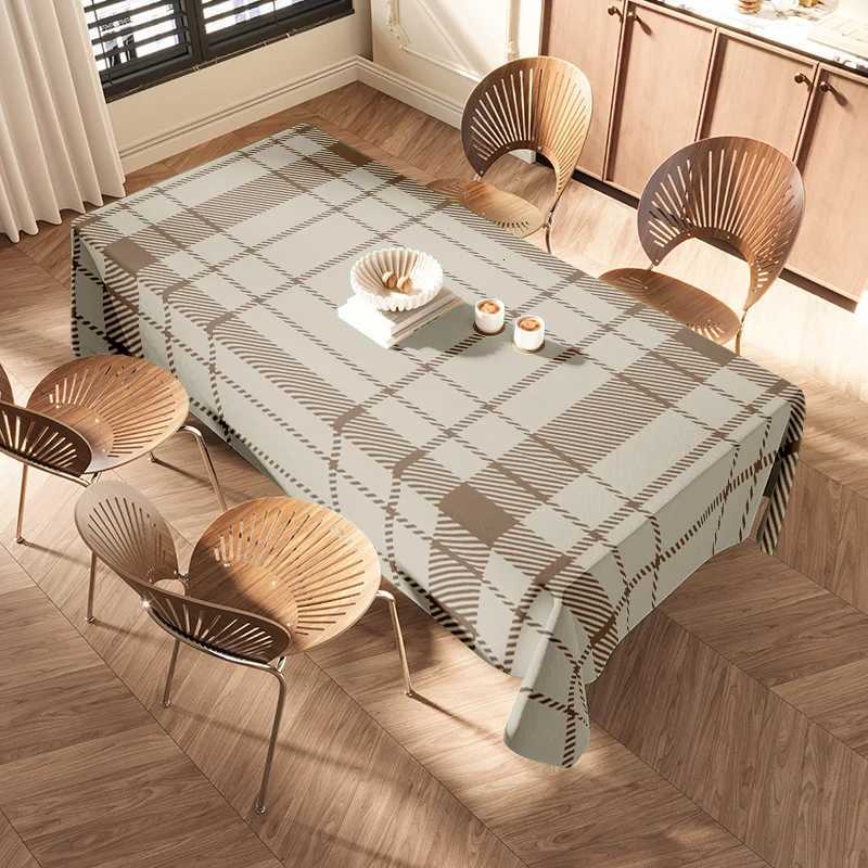 Modern checkered dining tablecloth set for home decor with elegant plaid design beige kitchen table cloth on H251211