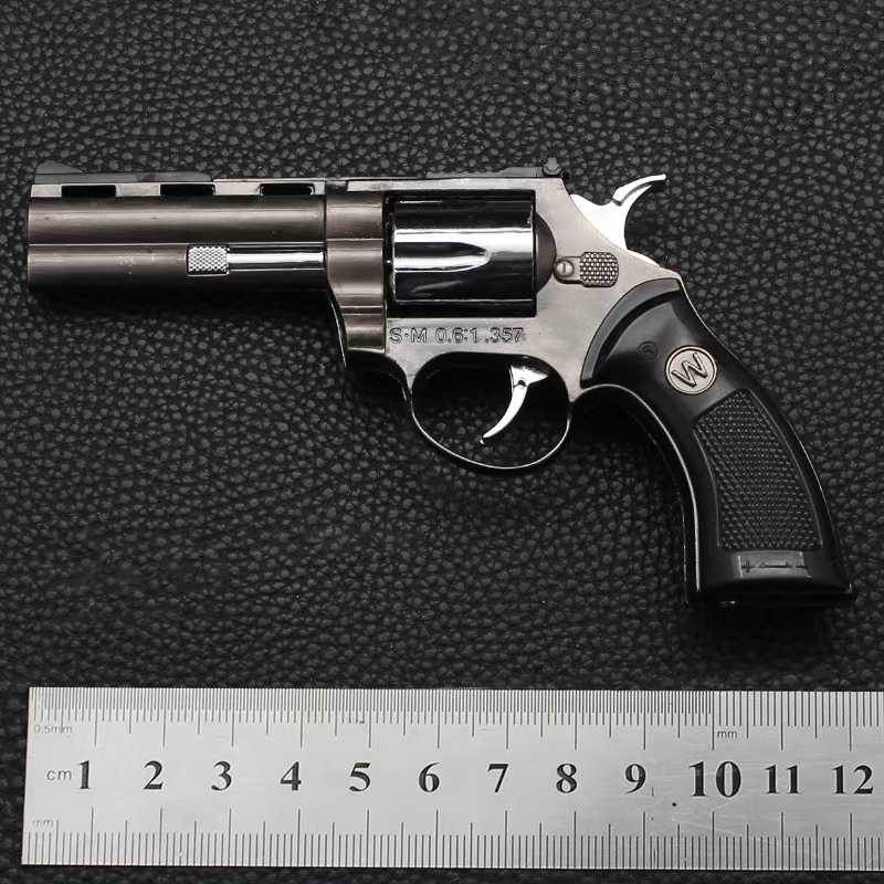 Large Model Prop Lighter Windproof 1: 1 Metal Revolver Type Gun Lighter. W260202