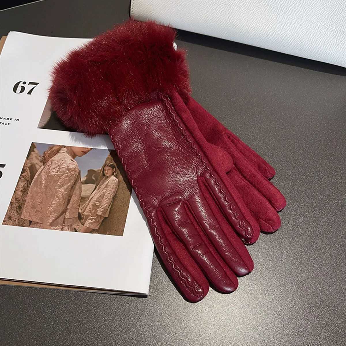 Luxury Womens PU Leather Gloves for Cold Weather Winter Warm Gloves with Soft Faux Fur Trim Cuff Thermal Lining Party Gloves Y251211