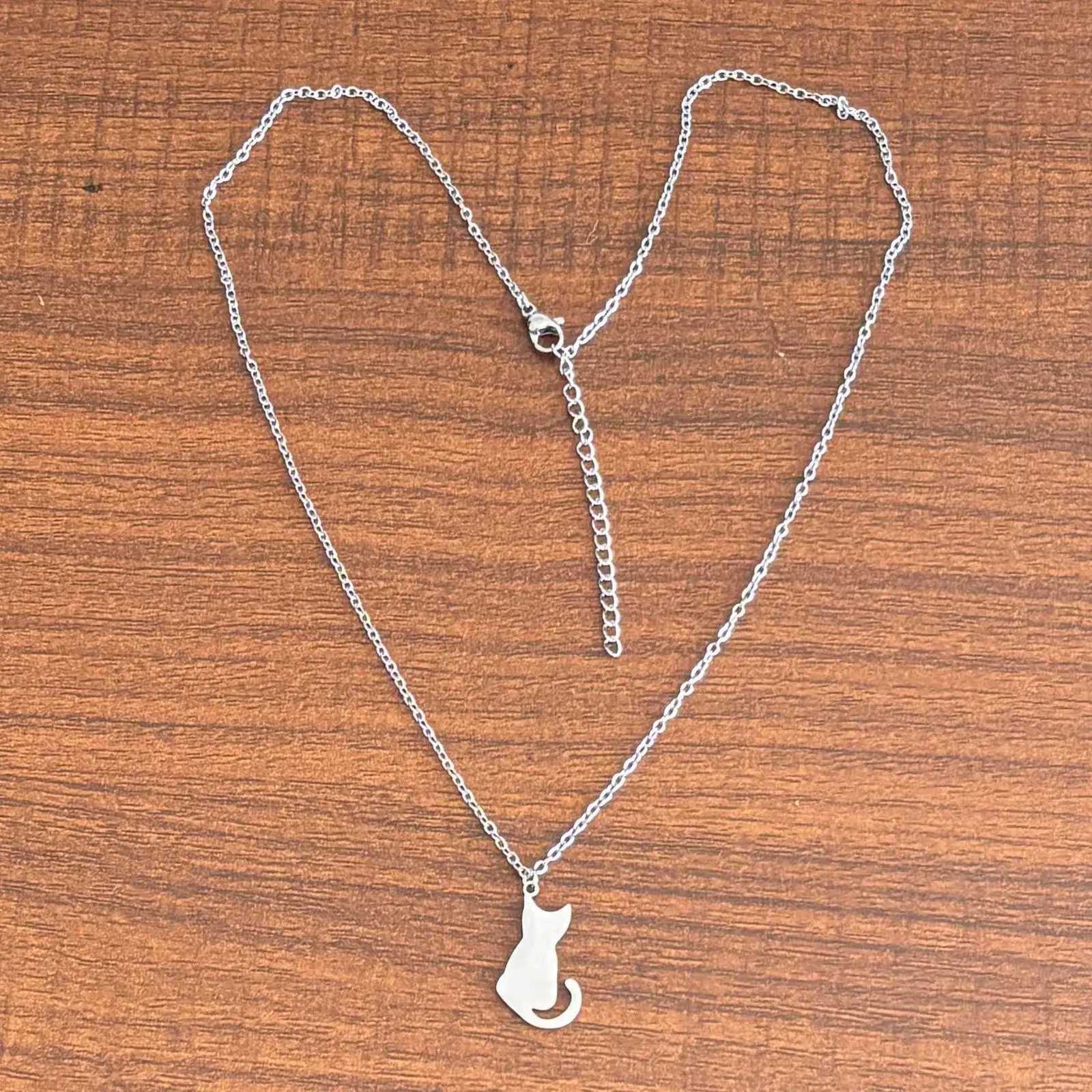 Stainless Steel Elegant Cat Pendant Necklace Hypoallergenic No Fade Simple Cute Kitten Charm for Women M251211