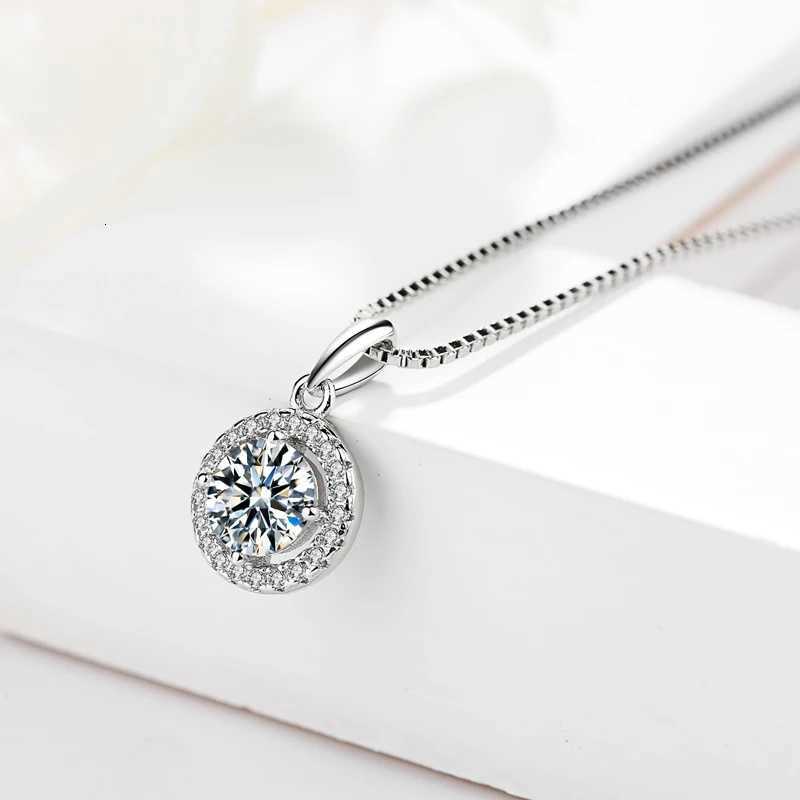 New Fashion 925 Sterling Silver Round Zircon Pendant Necklace Fine Rhinestone Clavicle Necklaces WomenGirl Party Jewelry Gift M251211