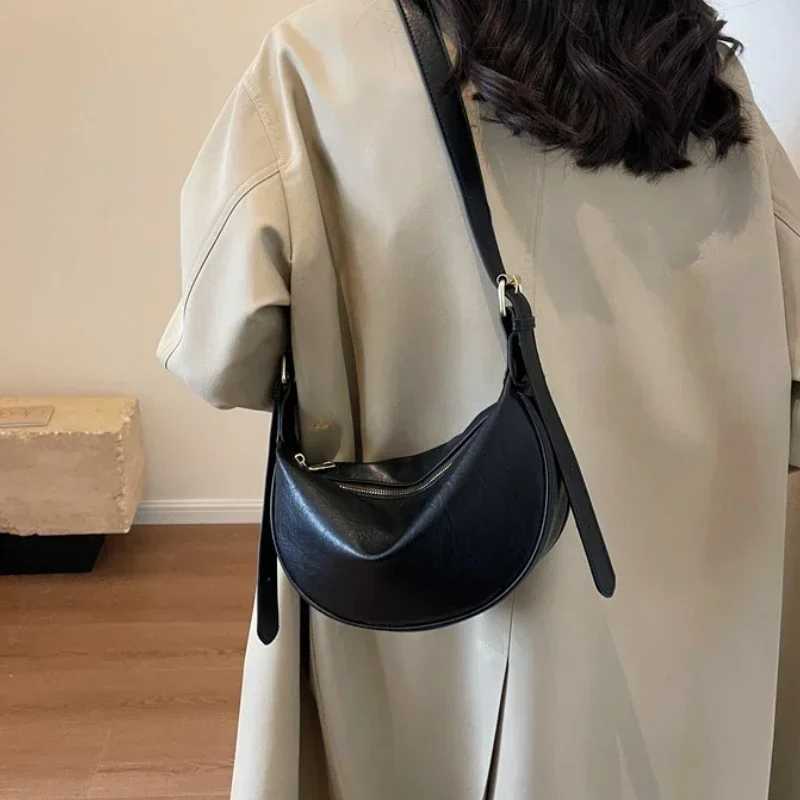 Luxury Crossbody Bags for Wen Large Capacity Handbags Solid Soft Shoder Bags Fem Casual Travel Hobos Bag Vintage Sac New Y251211