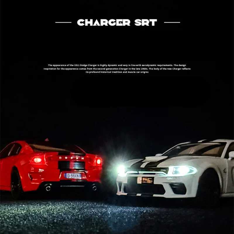 132 DODGE Charger SRT Hellcat Alloy Sports Car model Diecast Toy Muscle Vehicles Car Model Simulation Sound and Light Kids Gift Y251209