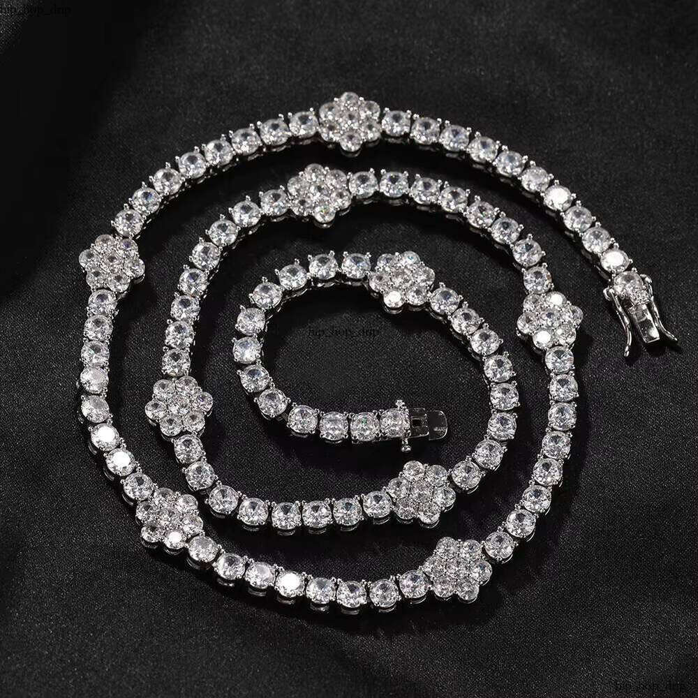 UWIN Full Ice VVS Moissanite Flower Tennis Collar Chain Necklace Hip Hop Women's Light Luxury Jewelry