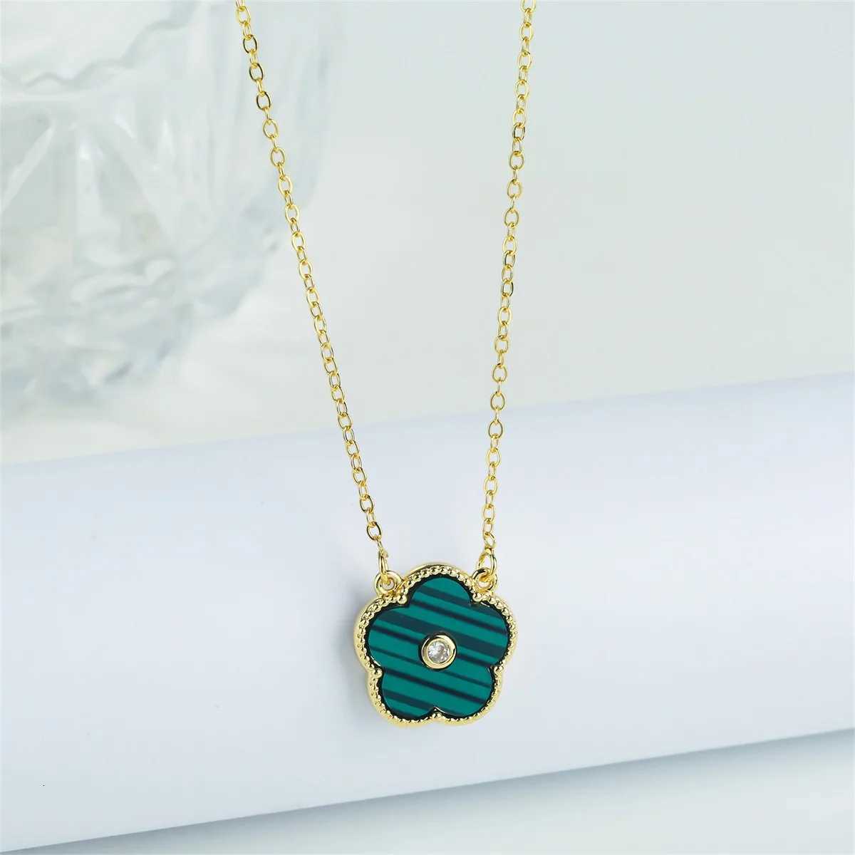 Hotsellingfashion Lucky fiveflower set zirconium womens necklace gift jewelry womens shamrock party M251211