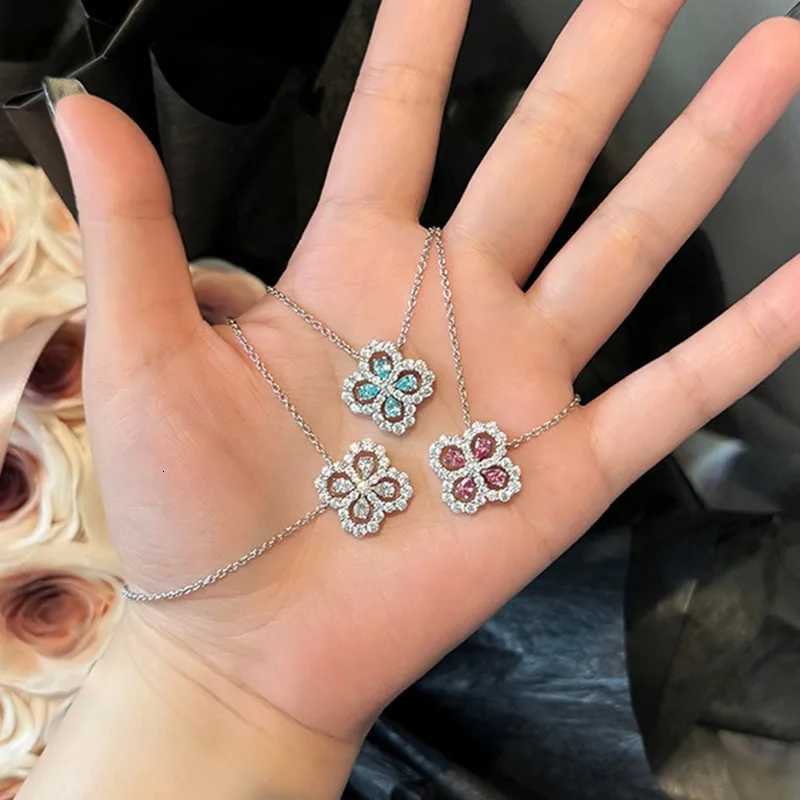 Exquisite Diamonds Loop Lucky 4 Leaves Flowers Pendant Necklaces for Woman Choker Silver 925 Gifts Chic Jewelry Chain H M251211