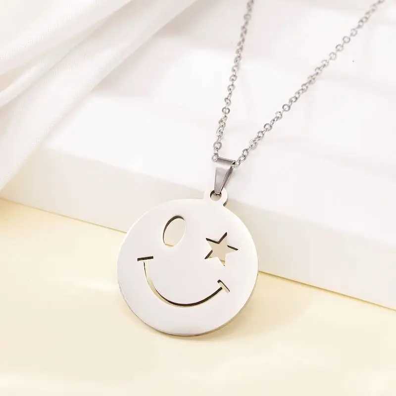 TOHM Stainless Steel Smiling Face Pendant Necklace For Man Women Vintage Waterproof Chain Fashion Jewelry Necklaces For Mom Gift M251211