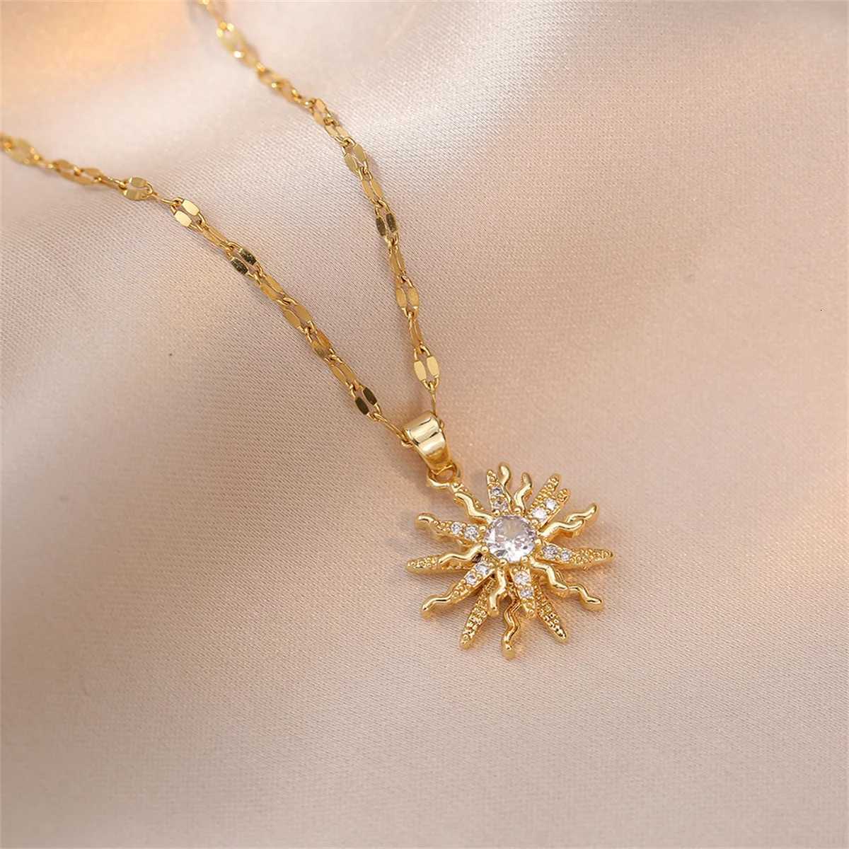 Rotating Flower Pendant Stainless Steel Chains Necklaces For Women Antique Gold Color White Zircon Sun Clavicle Necklace Jewelry M251211