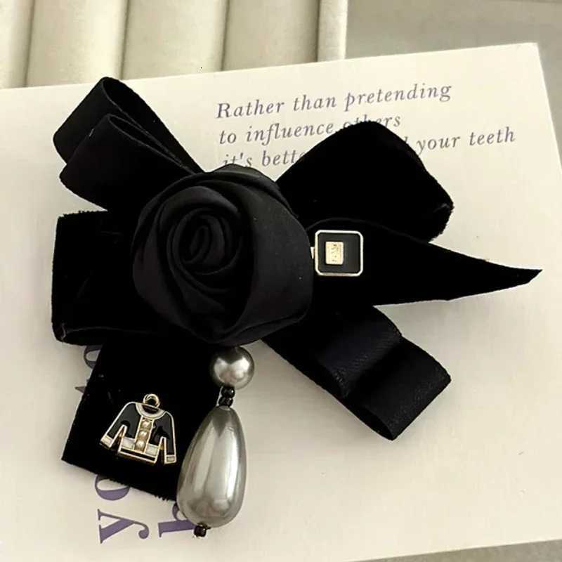 Korean lia Fabric Bow Tie Brooch Crystal Pearl Tassel Pin Shirt Collar Accory Elegant Fashion Jewelry Gift for Wen Y251210