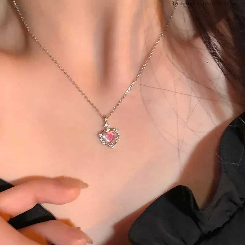 Gradient Necklace for Women Light Luxury Niche Design Silver Plated Heart-shaped Collarbone Chain New Trendy Cool Necklace M251211