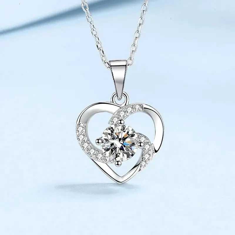 925 Sterling Silver Heart Pendant Necklace for Women Lady Wedding Jewelry Bright Cubic Zirconia Accessories M251211