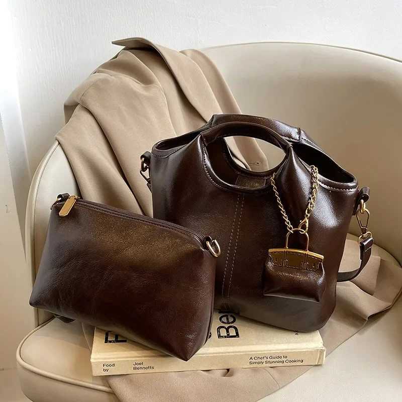 Crossbody Bags for Wen Trendy PU Leather Hobo Fi Travel Handbags with Adjustable Guitar Strap Shoder Bucket Bags Y251211