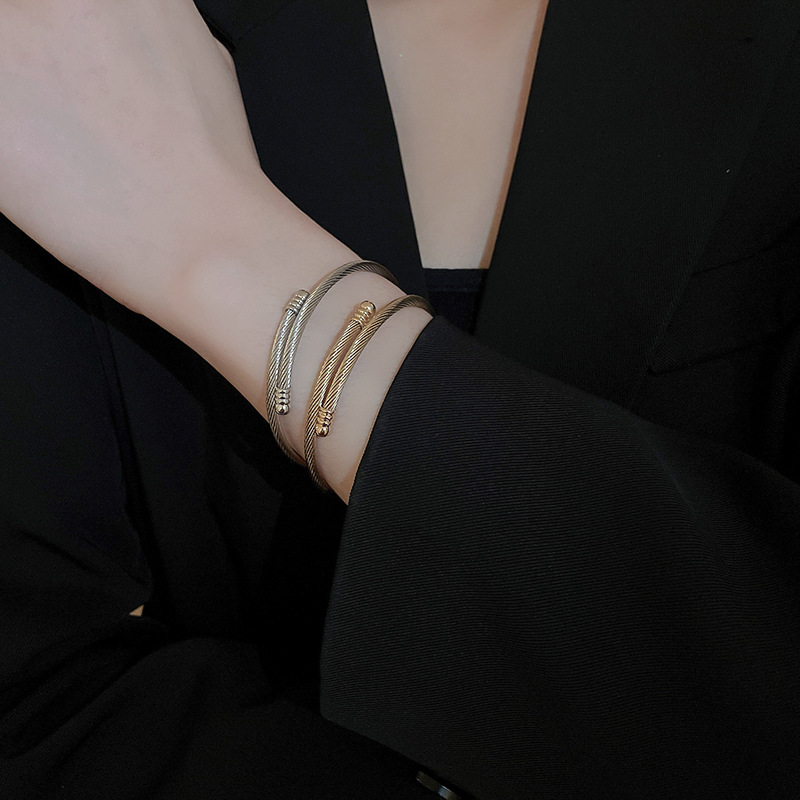 Metal Heavy Craft Braided Simple Retro High-end Feel Bracelet Personality Creative Fashion Light Luxury Jewelry for Women