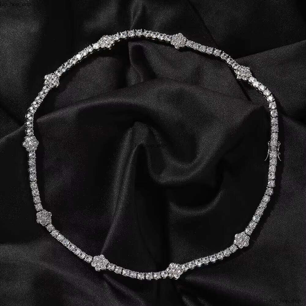 UWIN Full Ice VVS Moissanite Flower Tennis Collar Chain Necklace Hip Hop Women's Light Luxury Jewelry