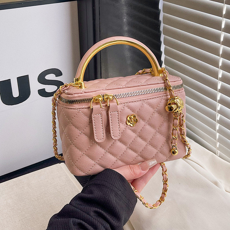 Designer bag 2025 New Retro Fashion Bucket Bag Small Fragrant Wind Diamond Grid Chain Versatile Cross body Bag for Women