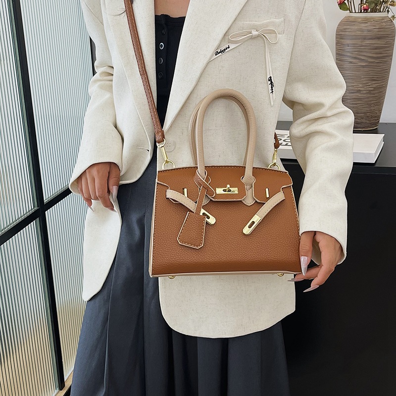 Free shipping designer bags for womens Shoulder bags black blue brown pink Textured Versatile Chain Tote Bag