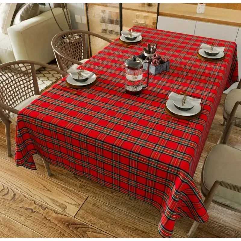 Christmas Plaid Tablecloth Festive Dining Holiday Decoration Essential H251211
