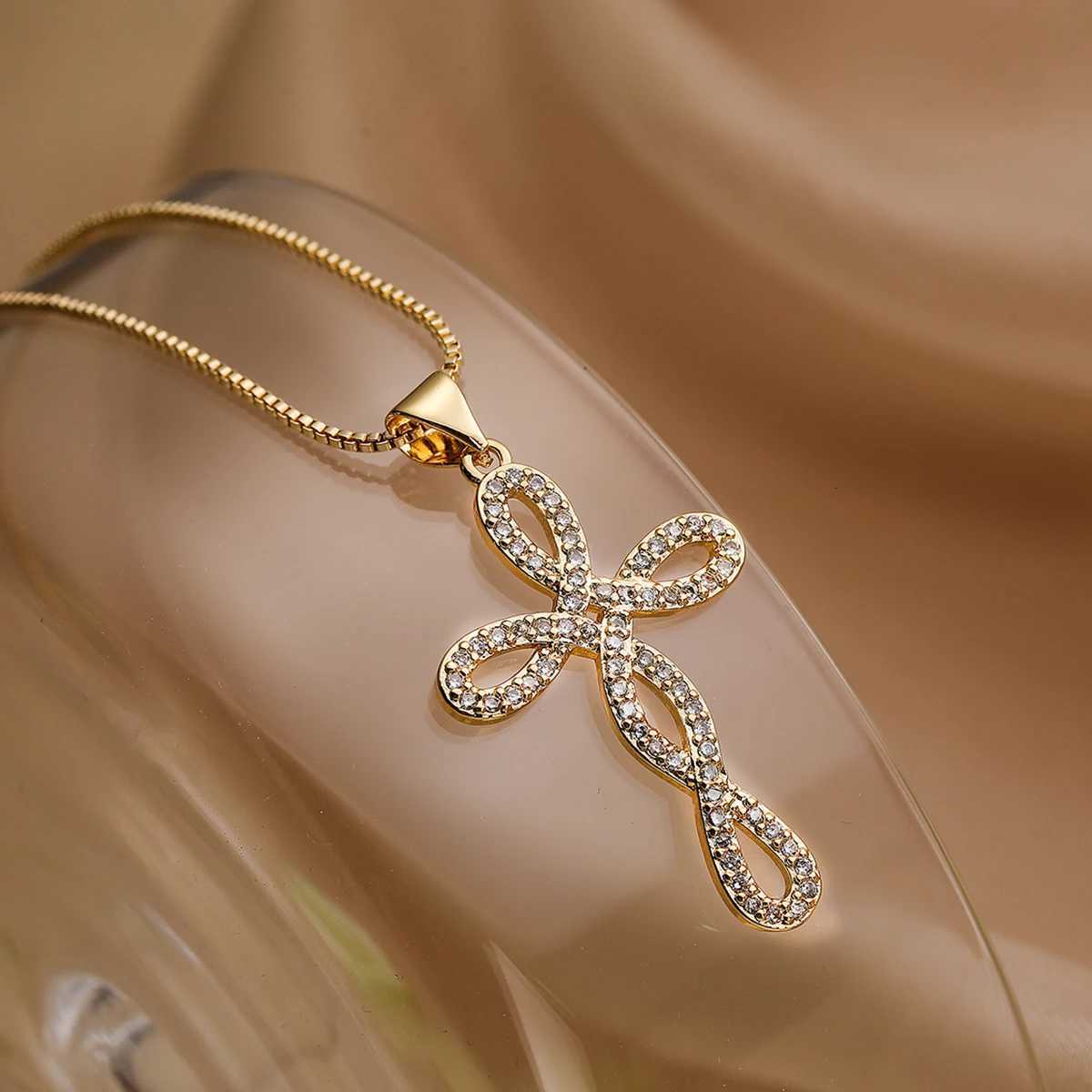 Vintage Cross Pendant Necklaces For Women GirlsDelicate Cubic Zirconia Accessories Stainless Steel Chain Jewelry Gift M251211