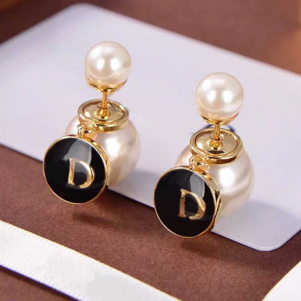 Pendant Earring Classic Designer Jewelry Fashion Pearl Design Jewelry Luxury Wens Earrings Christmas Gift Y251210