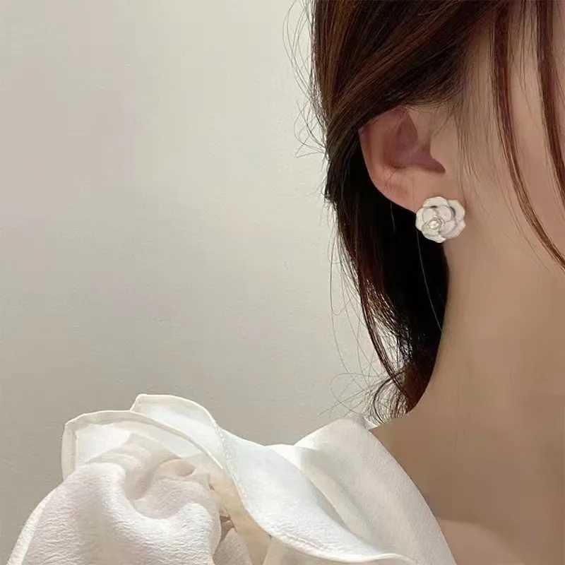 New Fashion lia wer Stud Earring White Black Enamel Oil Pearl Earrings for Wen Party Elegant Jewelry Girls Gifts Y251210
