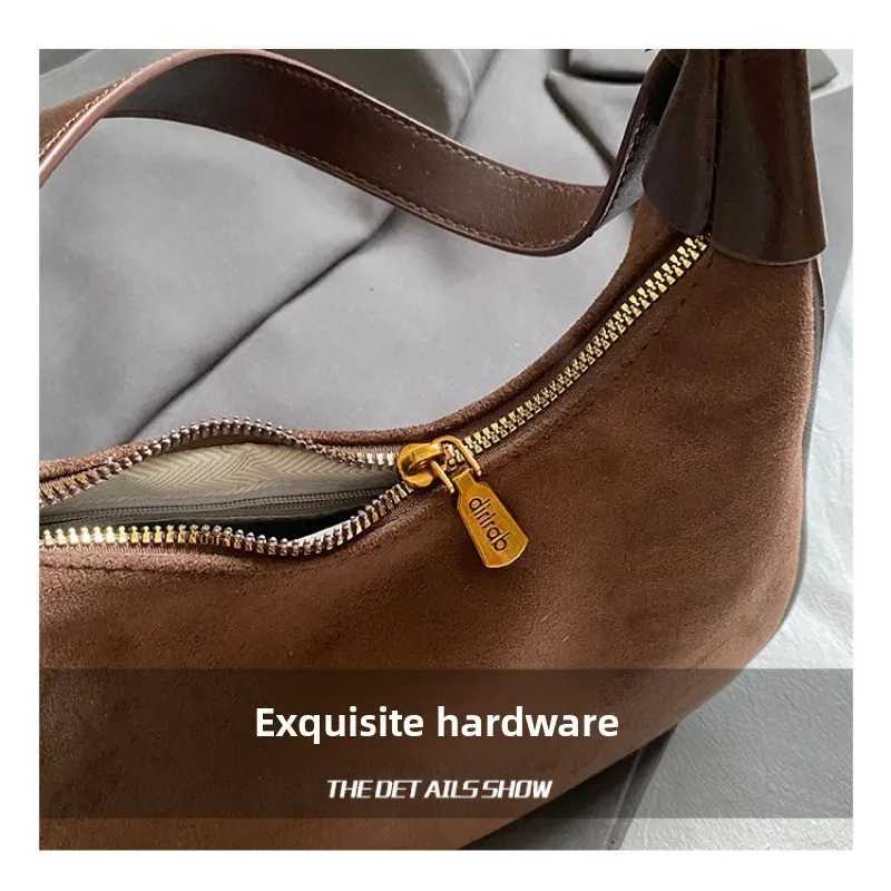 Suede Shoder Bag Zipper Opening Design with Pendant Fiable Versatile Dumpling Bag Y251211