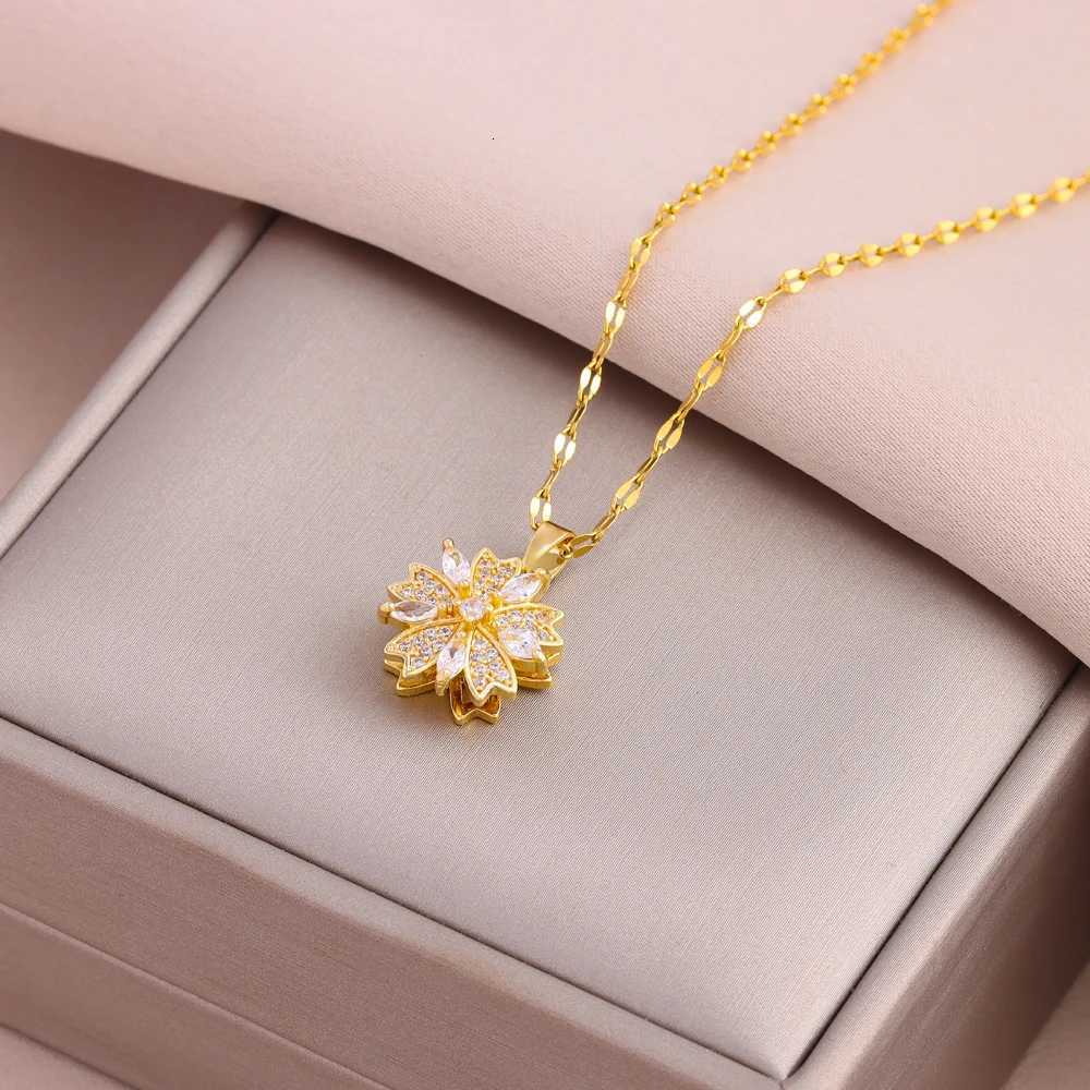 New In Fashion 18K Gold Plated Lucky Rotatable Series Pendant Necklaces For Women Female Stainless Steel Clavicle Chain Jewelry M251211